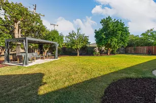 7341 S Land Park Dr, Sacramento, CA 95831 - Photo 77