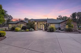 11210 Valle Vista Ct, Auburn, CA 95603 - Photo 1