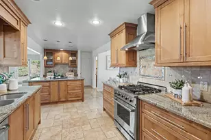 4725 Moore Way, Carmichael, CA 95608 - Photo 27
