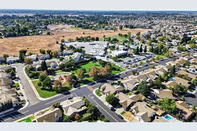 9269 Lakemont Drive, Elk Grove, CA 95624 - Photo 41