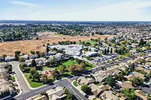 9269 Lakemont Dr, Elk Grove, CA 95624 - Photo 41