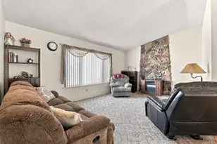 4932 Earlcort Cir, Sacramento, CA 95842 - Photo 3