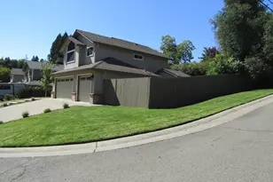 4147 Briarhollow Ct, Fair Oaks, CA 95628 - Photo 5