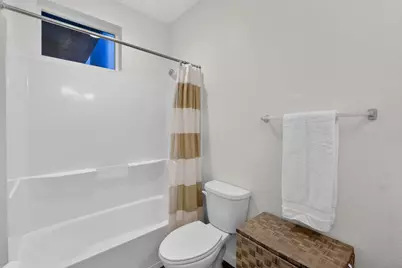 425 Outrigger Lane, West Sacramento, CA 95605 - Photo 25