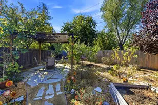 2258 Irvin Wy, Sacramento, CA 95822 - Photo 15