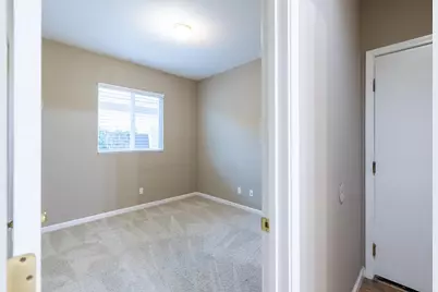 9233 Surlingham Court, Sacramento, CA 95829 - Photo 17