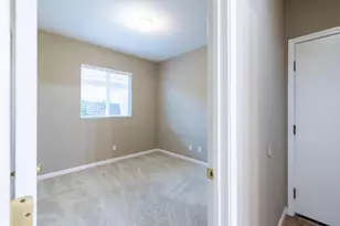 9233 Surlingham Ct, Sacramento, CA 95829 - Photo 17