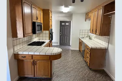 1906 W Saratoga Drive, Modesto, CA 95350 - Photo 3