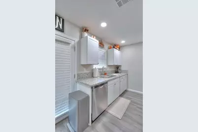 669 Flora Way, Waterford, CA 95386 - Photo 9
