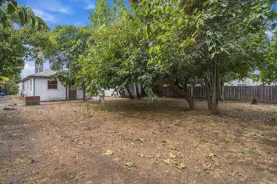 5349 E Hobart Avenue, Stockton, CA 95215 - Photo 35