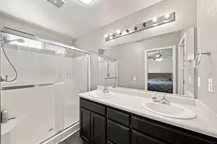 1357 Chamberlain Ave, Los Banos, CA 93635 - Photo 3