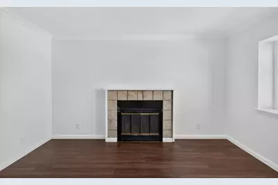 8684 Tiogawoods Drive, Sacramento, CA 95828 - Photo 11