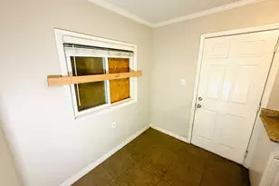 5225 Gordon Dr, Sacramento, CA 95824 - Photo 5