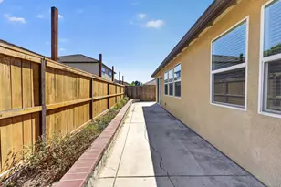 8421 Stara St, Elk Grove, CA 95758 - Photo 35