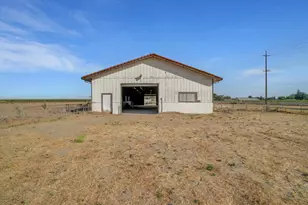 21913 S Airport Way, Manteca, CA 95337 - Photo 35