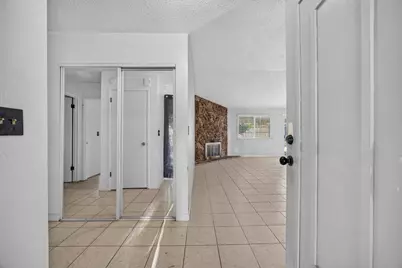 5267 Village Wood Drive, Sacramento, CA 95823 - Photo 5