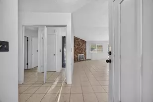 5267 Village Wood Dr, Sacramento, CA 95823 - Photo 5
