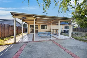 5267 Village Wood Dr, Sacramento, CA 95823 - Photo 33