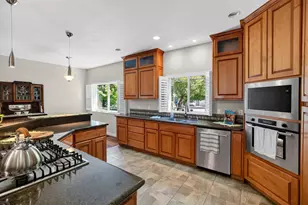10176 Valley Oak Ct, Penn Valley, CA 95946 - Photo 5