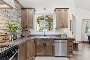 21479 Crystal Falls Dr, Sonora, CA 95370 - Photo 11
