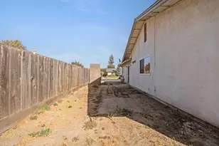 1831 Burgundy Dr, Escalon, CA 95320 - Photo 29
