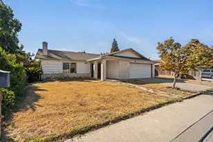 1831 Burgundy Dr, Escalon, CA 95320 - Photo 1