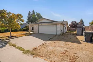 1831 Burgundy Dr, Escalon, CA 95320 - Photo 3