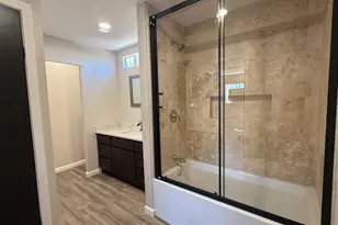 E Hatch Rd, Modesto, CA 95351 - Photo 17