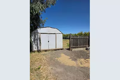 8794 Blossom Avenue, Dos Palos, CA 93620 - Photo 13