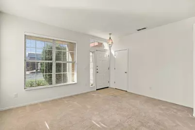 9205 Irish Gold Way, Sacramento, CA 95826 - Photo 9
