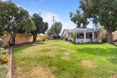 8421 Hollins Court, Sacramento, CA 95826 - Photo 29