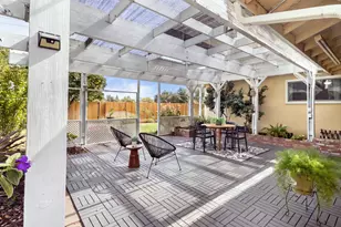 8421 Hollins Ct, Sacramento, CA 95826 - Photo 27