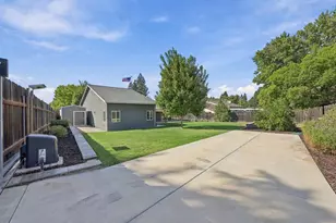 8300 Conover Dr, Citrus Heights, CA 95610 - Photo 33