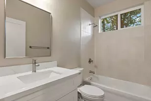 8922 Park Trail Dr, Elk Grove, CA 95624 - Photo 31