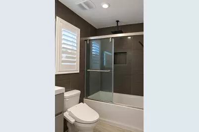 7660 Walpole Way, Elk Grove, CA 95758 - Photo 23