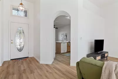 846 Elk Hills Drive, Galt, CA 95632 - Photo 9