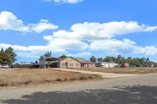 21187 E Rose Clover Ln, Linden, CA 95236 - Photo 3