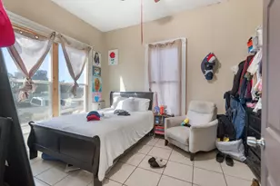 130 E 4th St, Hanford, CA 93230 - Photo 9