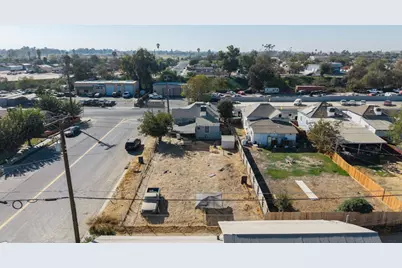 130 E 4th Street, Hanford, CA 93230 - Photo 33