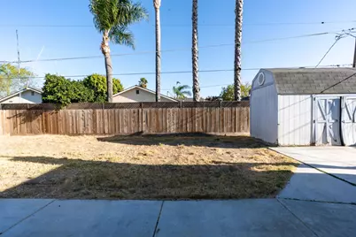 1062 Madison Avenue, Los Banos, CA 93635 - Photo 11
