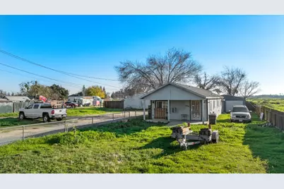 2256 W Yosemite Avenue, Manteca, CA 95337 - Photo 3
