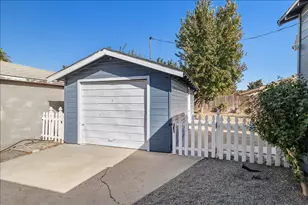 1736 Baker Ave, Escalon, CA 95320 - Photo 33