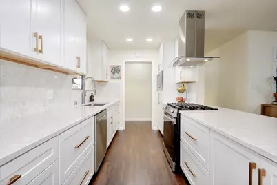 8805 Halverson Drive, Elk Grove, CA 95624 - Photo 17