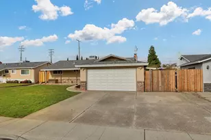 8805 Halverson Dr, Elk Grove, CA 95624 - Photo 41