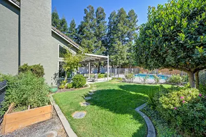 9244 Cupertino Drive, Elk Grove, CA 95624 - Photo 15