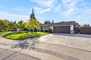 8727 Santa Ridge Cir, Elk Grove, CA 95624 - Photo 49
