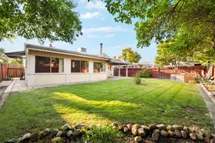 5641 Johns Dr, Sacramento, CA 95822 - Photo 35
