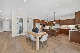 300 Yorktown Ct, Roseville, CA 95747 - Photo 11