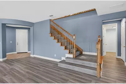 9234 Rushing Creek Way, Elk Grove, CA 95624 - Photo 17
