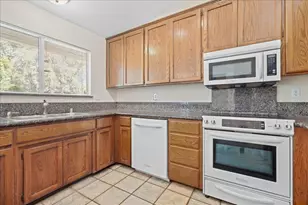 8230 Peregrine Way, Citrus Heights, CA 95610 - Photo 13